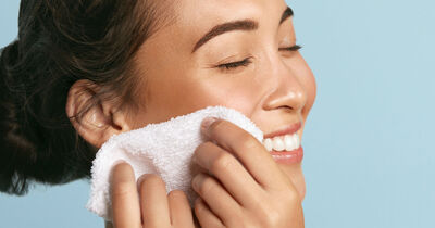 CCOMENZANDO UNA RUTINA DE CUIDADO DE LA PIEL